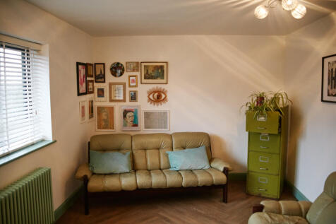 2-bed house on Ashleigh Drive, Loughborough, £2,123/mo