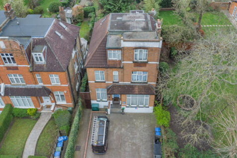 30 Chatsworth Road, Kilburn, London, NW2 4BS