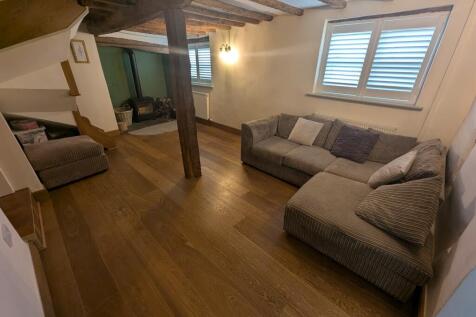 Lounge 1 T202509081209.jpg