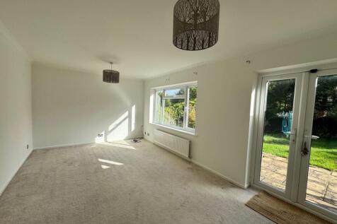 Calverley Crescent, High Wycombe, HP13 photo 3