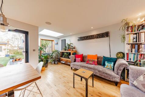 Living Room/Dining Room/Kitchen (7)