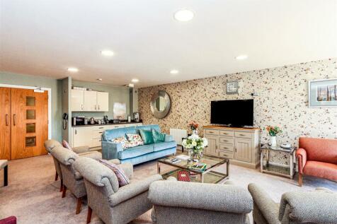 Homeowners Lounge-Kitchenette.jpg