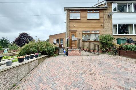 Bradford, BD13 - property photo