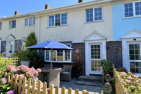 3 Bedroom Mid Terraced House for Sale