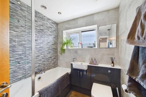 Lrg_CAM05488G0-PR0020-STILL017-thumbnail-h750-70.j