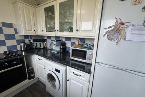 Orchard Court, Gedling, Nottingham photo 5
