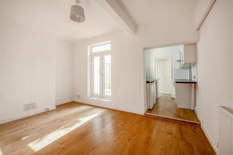 6a Clarendon Rd-6.jpg