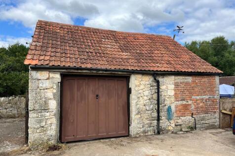 Garage outbuilding front a.jpg