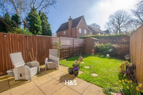 10 kineton croft - rear garden.jpg