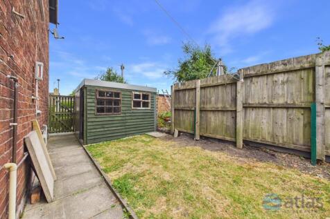 Garden &amp; Outbuilding