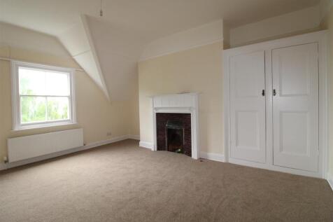 Lounge - 8 Wellington House.JPG
