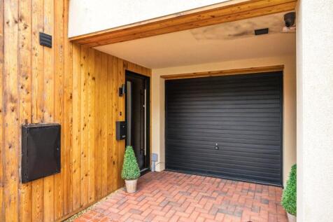 Entryway/Garage