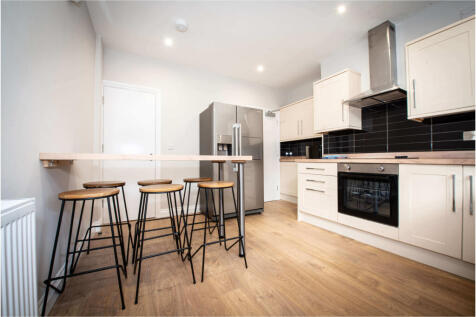 6-bed house on Hessle View, Leeds, £3,822/mo
