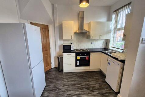 Hall Grove, Leeds photo 3