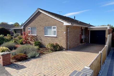 Newbury, RG14 - property photo