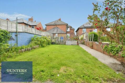 REAR GARDEN 05.jpg