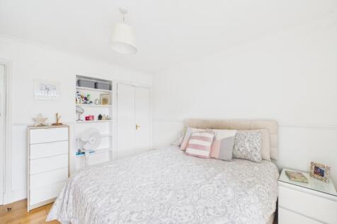 CAM02023G0-PR0168-STILL008