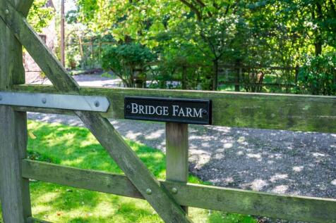 Bridge Farm Sign