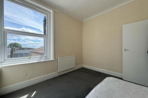 one beds bedroom