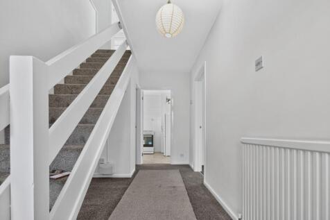 Hazel Tree Close, Radyr, CF15 photo 5