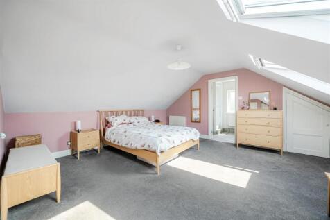 25 Bradden Road, Greens Norton (3).jpg