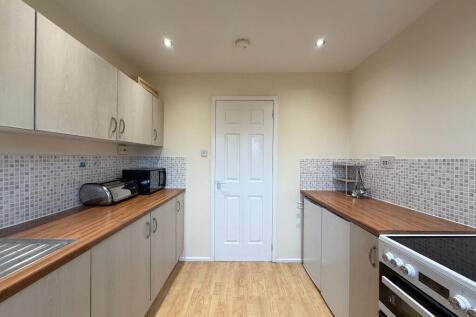 Raeberry Street, Glasgow, G20 photo 3