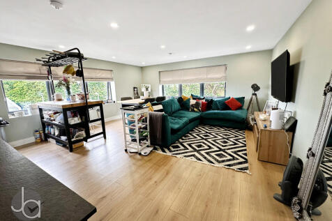 20250821_14300042...