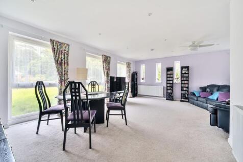 Sitting / Dining Room