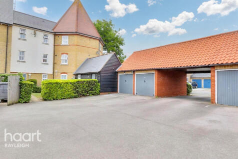 2-bed flat on Bridge Street, Basildon, £1,450/mo