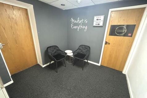 Office to rent Image 5
