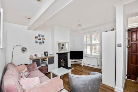Grange Road 36 LIVING ROOM.jpeg