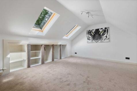 Bedroom - Above Rear