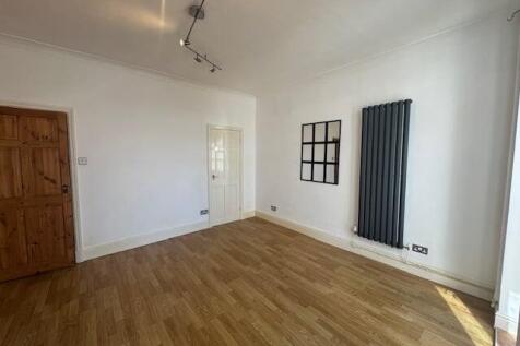 Saxifield Street, Burnley, BB10 photo 4