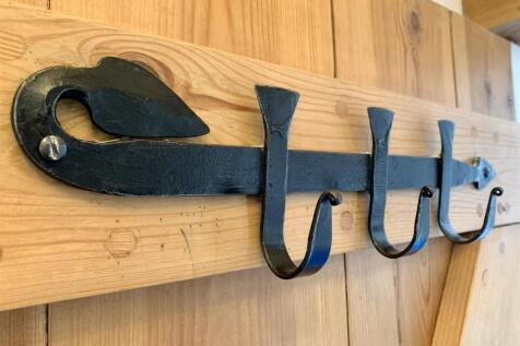 LATCH AND BRACE PINE