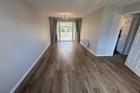 Hickling Drive, Bury St. Edmunds photo 5