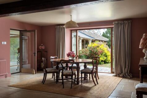 46 - High Barn - GL6 0QA - Web.jpg