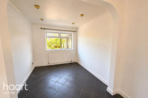 Albury Close, LUTON photo 3