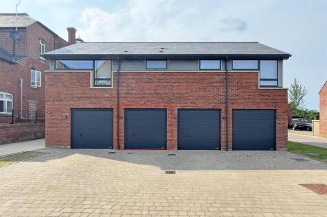 Radbrook Hall 21 Garage.jpg