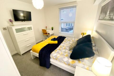 Room 3, 34 Dover Street, Swindon, Wiltshire, SN1 photo 5