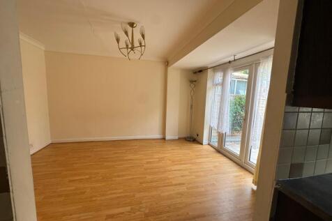 Double and Single Rooms to rent