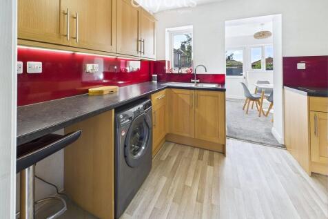 Kitchen Open to D...