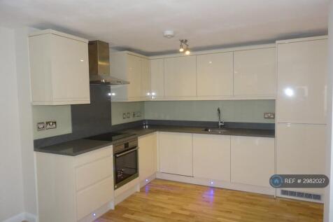 Fully Fitted Kitchen