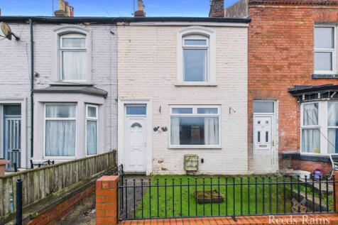 Two bedroom mid-terrace house - For sale by aucti