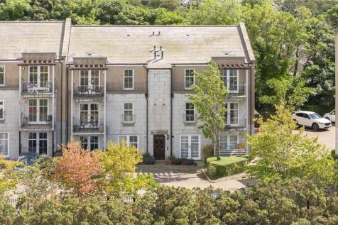152e Queens Road