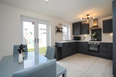 OPEN PLAN DINING KITCHEN