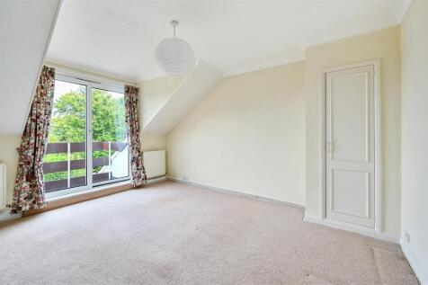 17 PINEWOODS COURT - TN393UD (13).jpg