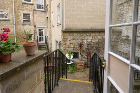 Flat 3 1 Fountain Buildings BA1 5DU-4.jpg