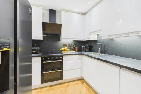 CAM04968G0-PR0076-STILL004