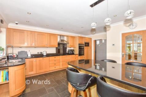 Kitchen/ Breakfast Room