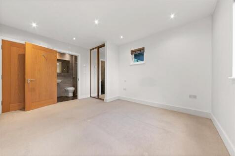 Apartment 4, The Edge 2.jpg